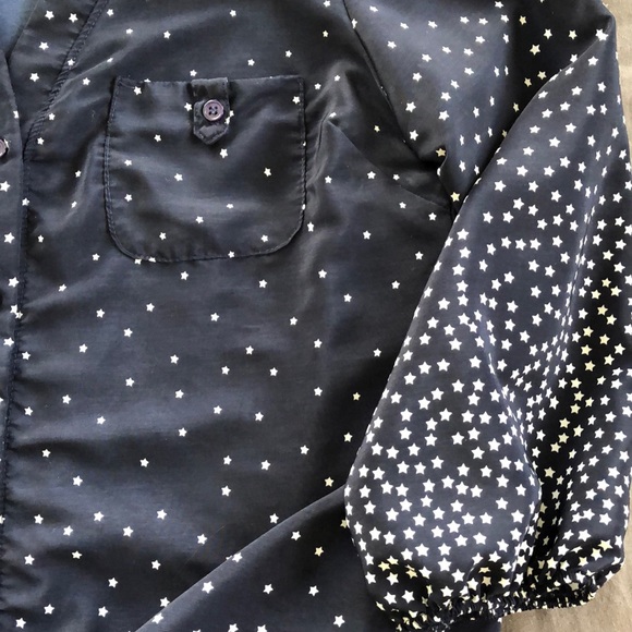 Cutest star print blouse! ✨ - Picture 2 of 4